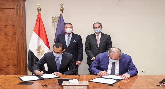 بالصور.. عمرو طلعت يشهد توقيع بروتوكول تعاون لتنفيذ أعمال التكامل بين بنك مصر ومنصة مصر الرقمية والمحول الرقمى الحكومي