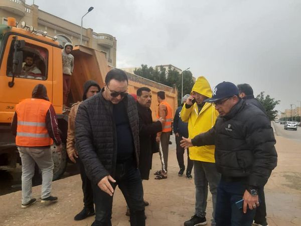 بالصور.. أجهزة المدن الجديدة تواجه موجة الطقس السييء وآثار سقوط مياه الأمطار