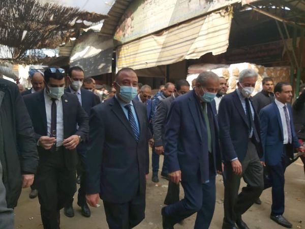 بالصور.. وزير التموين يعلن بدء تشغيل سوق العامرية بالطاقة الشمسية