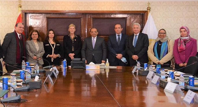 بالصور.. وزير التنمية المحلية يبحث مع صندوق الأمم المتحدة للسكان مجالات التعاون المشترك لمواجهة الزيادة السكانية