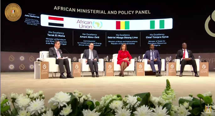 الرئيس السيسي يشهد جلسة وزارية حوارية حول “تحول الطاقة بأفريقيا” ضمن “إيجبس 2022”