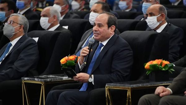 خلال إطلاق مشروع تنمية الأسرة المصرية .. السيسي يدعو إلى تضافر الجهود للقضاء على الفقر والجهل والتخلف وتحقيق الرضا المجتمعي