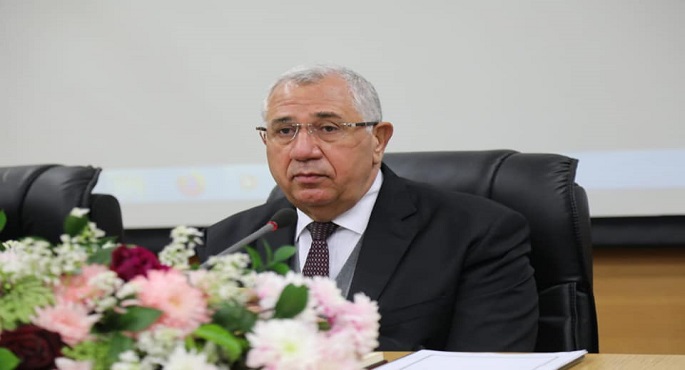 بالصور ..وزير الزراعة يبحث النهوض بالمحاصيل الزيتية والقصب والزيتون والتمور