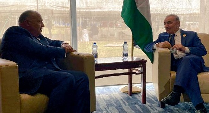 شكرى يؤكد لأشتيه موقف مصر الداعم للقضية الفلسطينية