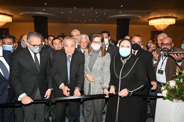 بالصور.. وزيرا التجارة والصناعة والتموين  يفتتحان المعرض والمؤتمر الأول للذهب والمجوهرات “نبيو 2022”