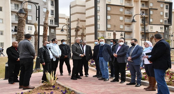 بالصور.. وزير الإسكان يتفقد المشروعات السكنية بمدينتي حدائق أكتوبر وأكتوبر الجديدة