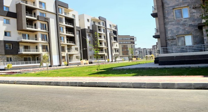 بالصور.. وزير الإسكان يستعرض مشروعات مدينة العاشر من رمضان في 2021
