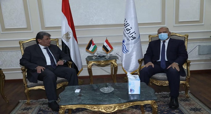 بالصور.. وزير النقل يلتقي نظيره الأردني لبحث التعاون المشترك في مجال السكك الحديدية والنقل البحري