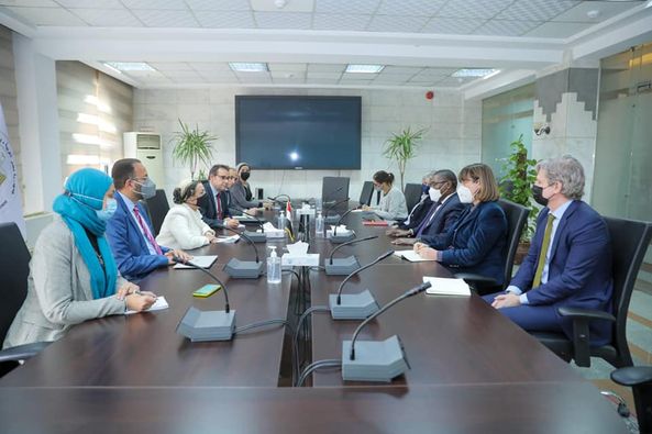 بالصور.. وزيرة البيئة تبحث مع مساعد السكرتير العام للمناخ بالأمم المتحدة الدعم الفني لترتيبات مؤتمر شرم الشيخ للمناخ