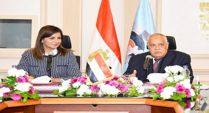 بالصور.. وزيرة الهجرة تبحث مع رئيس الهيئة العربية للتصنيع محاور مؤتمر “مصر تستطيع