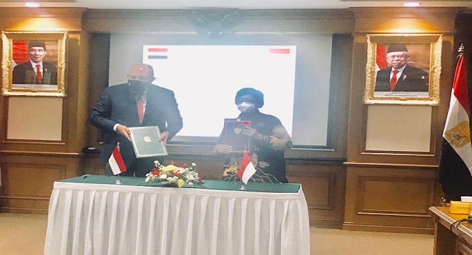 بالصور.. شكري ووزيرة البيئة الإندونيسية يوقعان مذكرة تفاهم للتعاون في مجال حماية البيئة والتنمية المستدامة