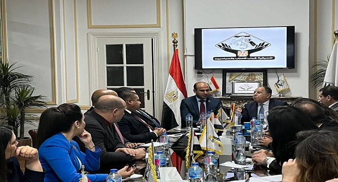 بالصور.. وفد من تنسيقية شباب الأحزاب يستقبل وزير المالية