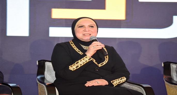 بالصور.. نيفين جامع: دفع عجلة التنمية الصناعية بصعيد مصر على رأس أولويات خطة عمل الوزارة