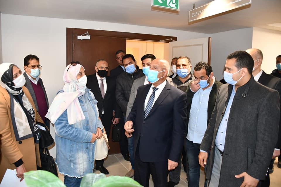 بالصور .. وزير النقل يعقد سلسلة اجتماعات بمقر الوزارة في العاصمة الإدارية الجديدة