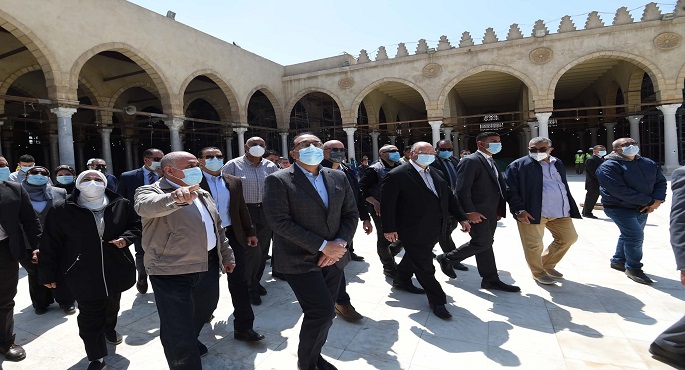 بالصور.. رئيس الوزراء يتفقد أعمال ترميم مسجد عمرو بن العاص وتطوير ساحته وحدائق الفسطاط