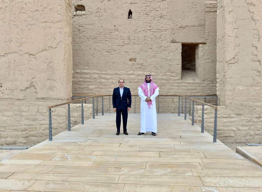 بالصور..الرئيس السيسي يقوم بجولة تفقدية في حي الطريف التراثي بالعاصمة الرياض