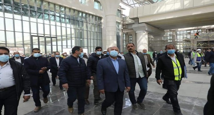 بالصور .. وزير النقل يتابع التشغيل التجريبي للمرحلة الأولى من القطار الكهربائي الخفيف “LRT”