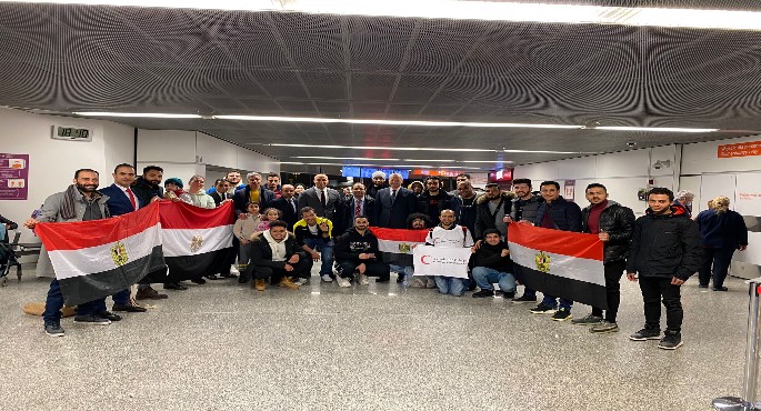 بالصور.. الهلال الأحمر المصري يفعل دور فريق الإغاثة الدولي الثاني لمواصلة تقديم الجهود الإغاثية في دول الجوار الأوكراني