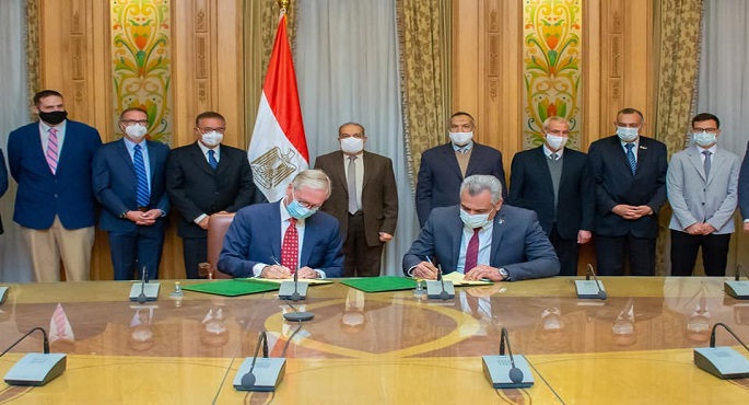 بالصور.. وزير “الإنتاج الحربي” يشهد توقيع بروتوكول تعاون مع “Navistar Defense” في مجال التصنيع المشترك