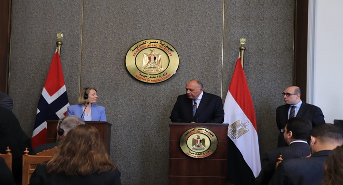 بالصور.. خلال مؤتمر صحفي مشترك.. وزير الخارجية ونظيرته النرويجية يؤكدان عمق العلاقات بين البلدين
