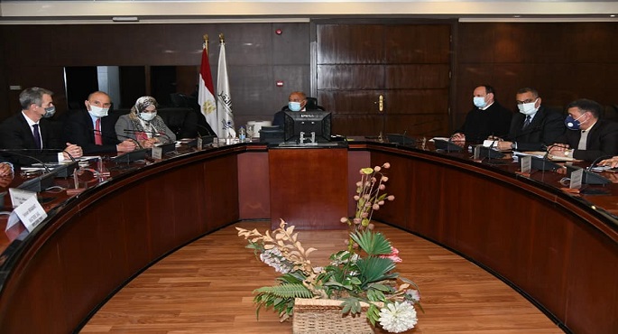بالصور.. وزير النقل يبحث مع وفد من عدد من البنوك والشركات الفرنسية سب تعزيز التعاون