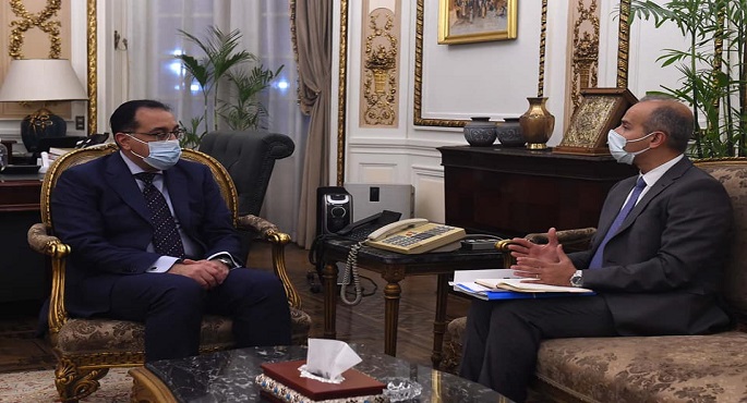 بالصور.. رئيس الوزراء يلتقي مدير المكتب الإقليمي لبرنامج الأمم المتحدة للمستوطنات البشرية بالشرق الأوسط والدول العربية