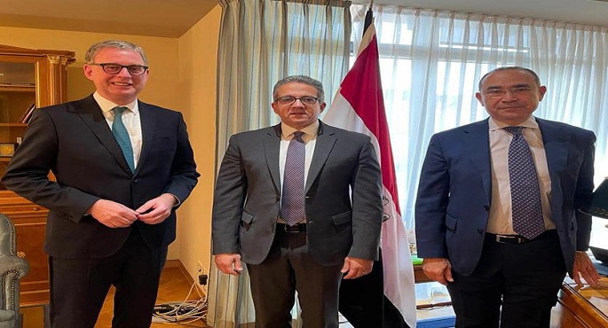 بالصور.. خلال زيارته إلى برلين.. العناني يلتقي رئيس اتحاد الشركات السياحية الألمانية DRV