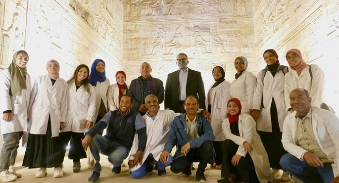 بالصور.. وزير الاثار يتفقد أعمال الترميم بمعبد دندرة