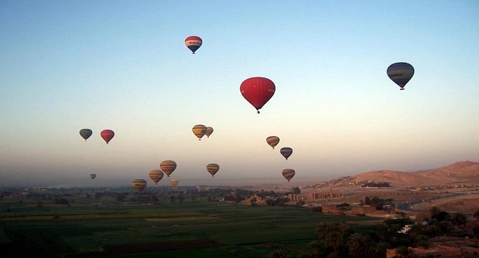 استئناف رحلات البالون الطائر فوق المعالم الأثرية بسماء الأقصر
