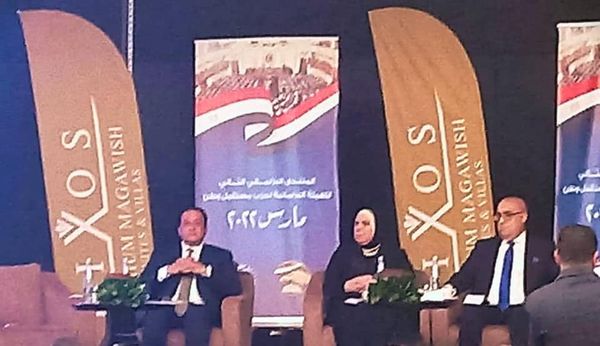 وزيرة التجارة والصناعة تستعرض جهود الحكومة لتنمية قطاعي الصناعة والتجارة الخارجية