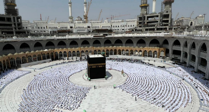 إلغاء عدد من “التصاريح الصحية” المتصلة بزيارة الحرمين