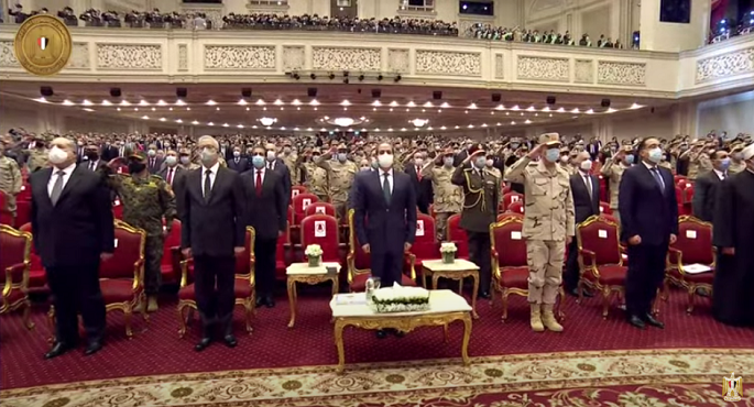 الرئيس السيسي يشهد سلام الشهيد في افتتاحية الندوة التثقيفية للقوات المسلحة