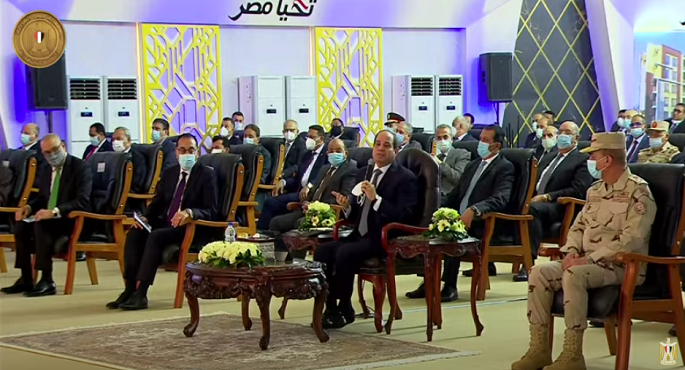 الرئيس السيسي يوجه الحكومة بدراسة إقامة عدد من المحاور المرورية بالمناطق المزدحمة بالجيزة