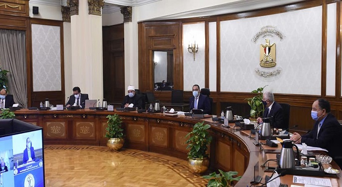 الحكومة: السماح بإقامة موائد الرحمن وفتح دور المناسبات ومد مواعيد غلق المحال والمطاعم والمقاهي في شهر رمضان