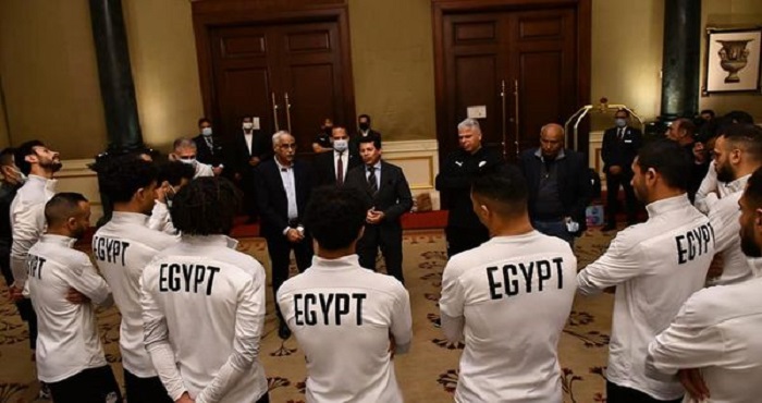 بالصور.. وزير الرياضة يلتقى لاعبى المنتخب الوطنى قبل السفر إلى السنغال