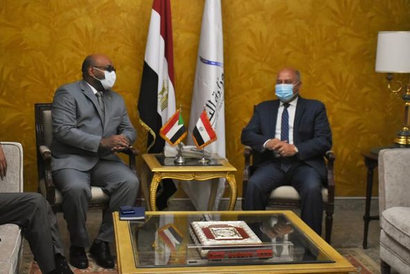 بالصور..وزيرا النقل المصري والسوداني يترأسان الجمعية العمومية لهيئة وادي النيل للملاحة النهرية