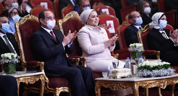 بالصور.. قرينة الرئيس: توقفت أمام النماذج الملهمة في حفل تكريم المرأة المصرية