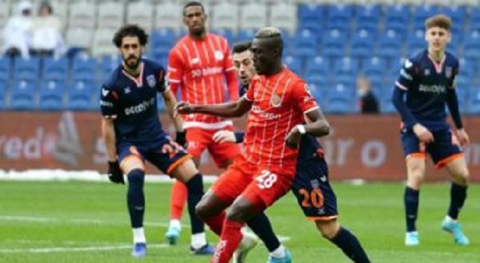 باشاك شهير يخسر أمام أنطاليا بالدوري التركي في غياب تريزيجيه