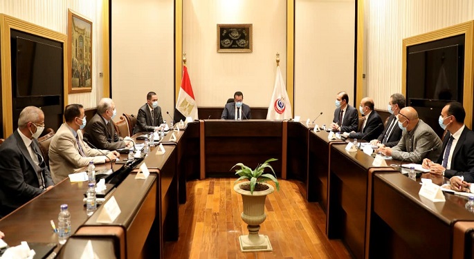 بالصور.. خالد عبدالغفار يناقش خطة العمل مع وكلاء الصحة بـ 8 محافظات
