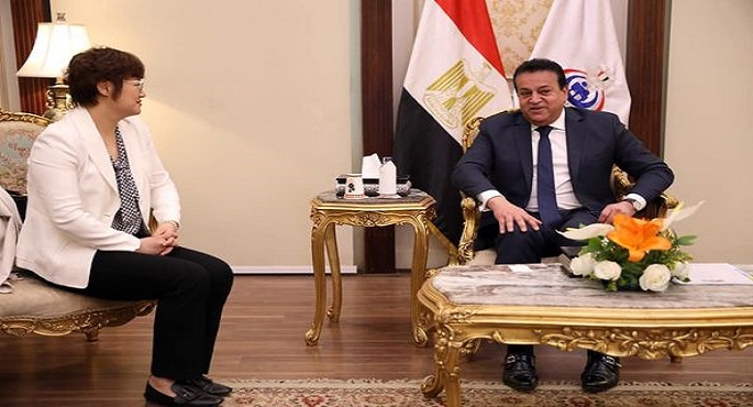 بالصور .. القائم بأعمال وزير الصحة يبحث مع مدير شركة “سينوفاك بيوتيك” التعاون في مجال إنتاج اللقاحات