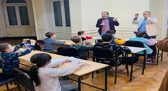 أطفال روسيا يصنعون فانوس رمضان