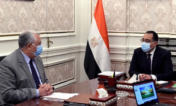بالصور..مدبولي يستعرض مع وزير الزراعة محاور استراتيجية تنمية الثروة الحيوانية