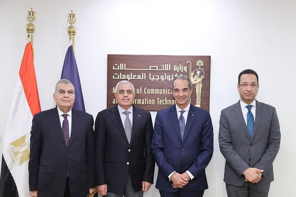 بالصور..وزير الاتصالات يشهد توقيع بروتوكول تعاون لتحديث وميكنة دورة العمل