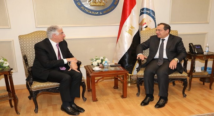 وزير البترول يبحث مع رئيس المؤسسة الدولية الإسلامية لتمويل التجارة برامج التمويل للعام الحالي