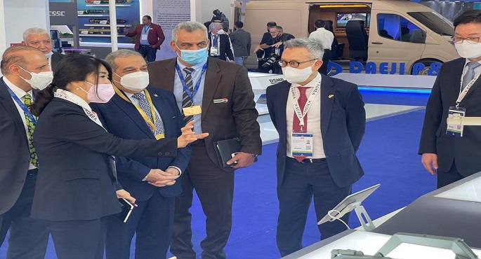 وزير الدولة للإنتاج الحربي يبحث أوجه التعاون المشترك مع شركة “Hyundai Rotem” الكورية