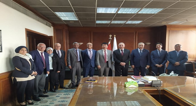 عبد العاطي يبحث مع الممثل الإقليمى للفاو تعزيز التعاون المشترك