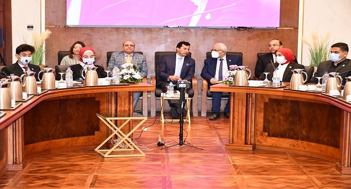 بالصور..وزير الشباب والرياضة يشهد الجلسة الختامية من نموذج محاكاة مجلس الوزراء لبرلمان طلائع مصر