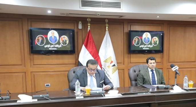 وزيرا الرياضة والتعليم العالي يبحثان استضافة مصر لبطولة العالم للجامعات للإسكواش