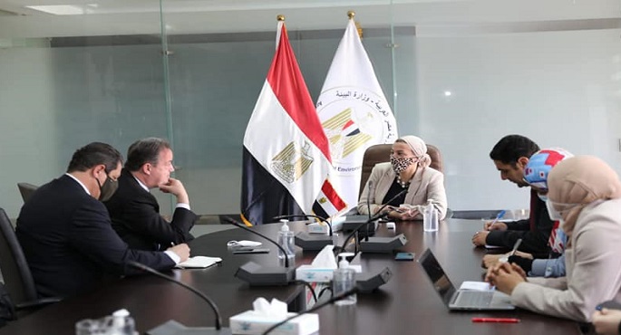 وزيرة البيئة تناقش مع المدير التنفيذي لصندوق المناخ الأخضر نتائج زيارته لمصر