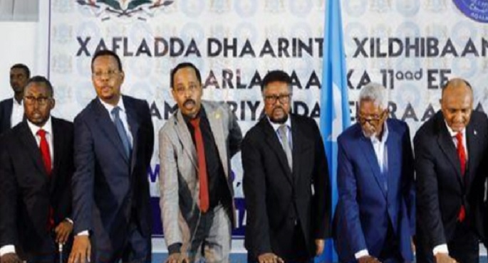 أعضاء البرلمان الصومالي يؤدون اليمين تمهيدا لانتخاب رئيس للبلاد